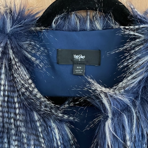 Mossimo Women’s Faux Fur Vest, Size Medium - Picture 3 of 6